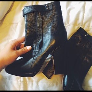 Rachel Comey Black Leather Ankle boots